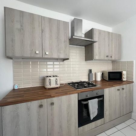 Large 3 Bed - 10 Mins To Centre Vila Liverpool Exterior foto