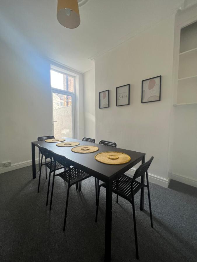 Large 3 Bed - 10 Mins To Centre Vila Liverpool Exterior foto